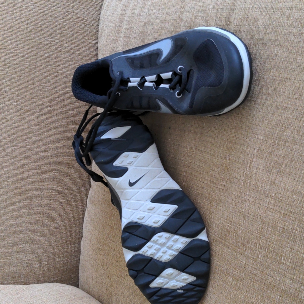 Nike golf shoes sizes 9.5, Black